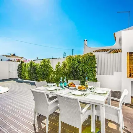 Sleeps 6 Pool Air Con Wifi Sesmarias