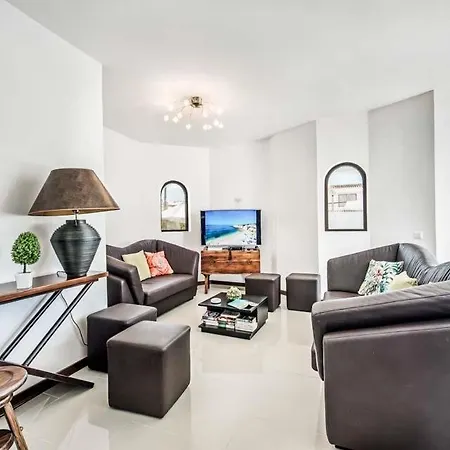 Sleeps 6 Pool Air Con Wifi Villa *