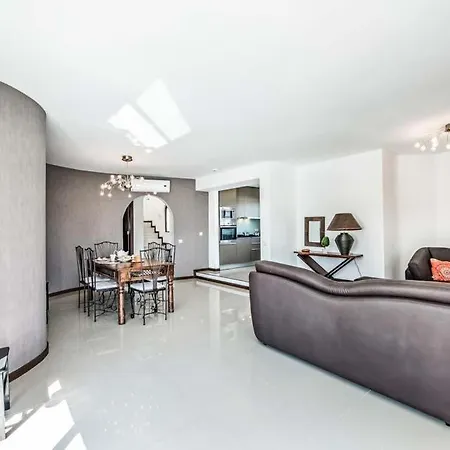 Sleeps 6 Pool Air Con Wifi Villa Sesmarias
