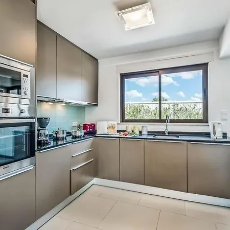 Sleeps 6 Pool Air Con Wifi Villa *