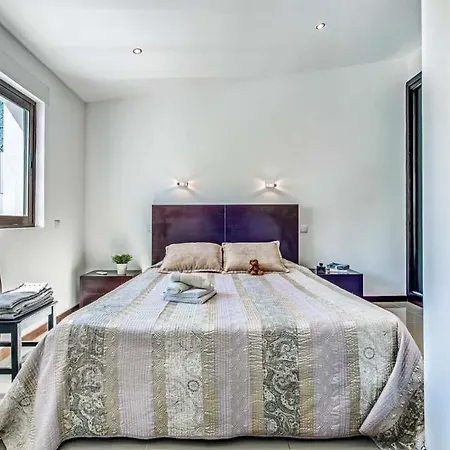 Sleeps 6 Pool Air Con Wifi * Sesmarias