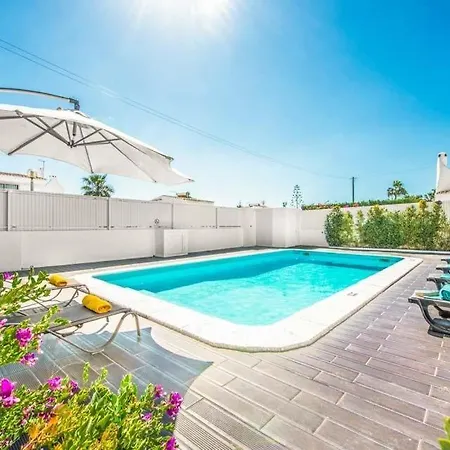 Sleeps 6 Pool Air Con Wifi Villa *