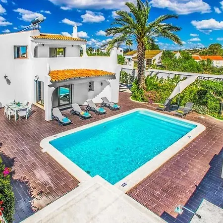 Villa Sleeps 6 Pool Air Con Wifi *